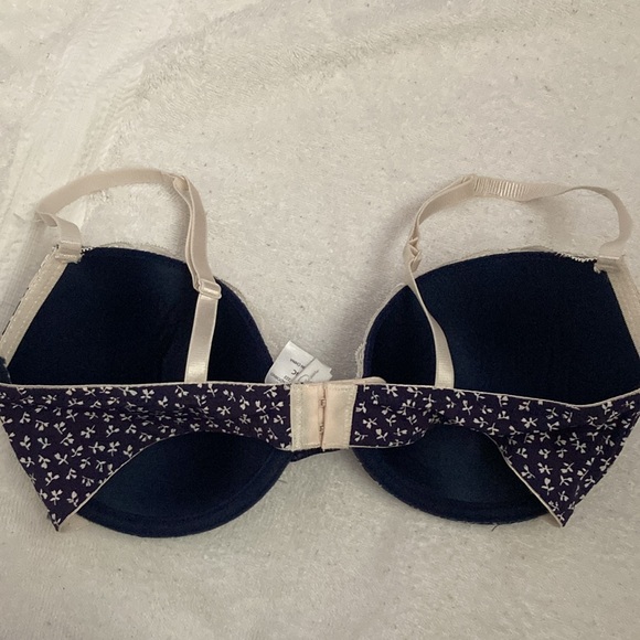 Jessica Simpson bra 34C moulded cup w underwire navy & cream 2 hook back closure - Picture 2 of 4